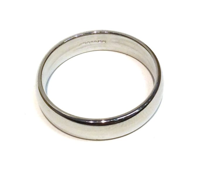 Platinum Court Wedding Band