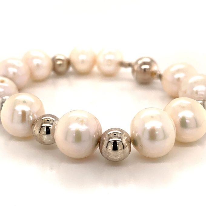 Pearl and Silver Bead Bracelet With Magnetic Clasp