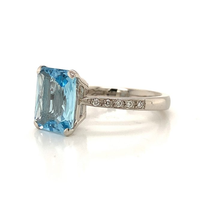 Aquamarine and Diamond Ring in Platinum