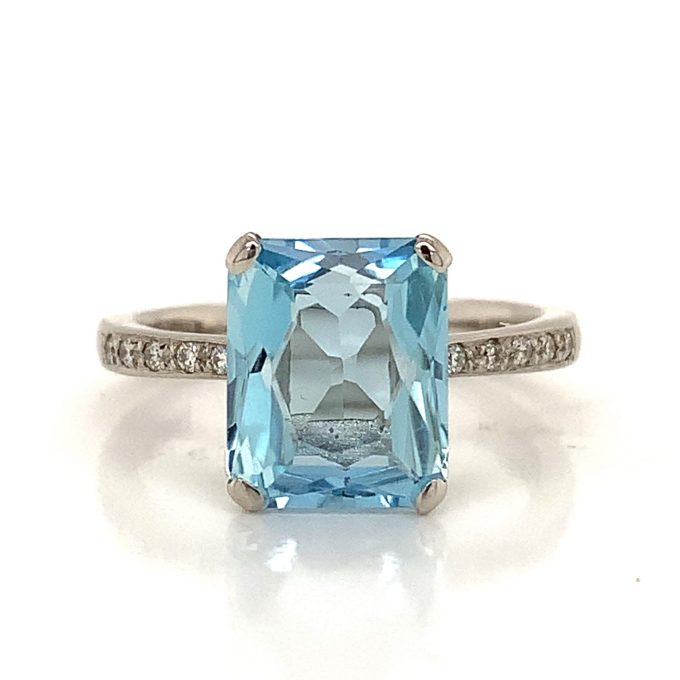 Aquamarine and Diamond Ring in Platinum