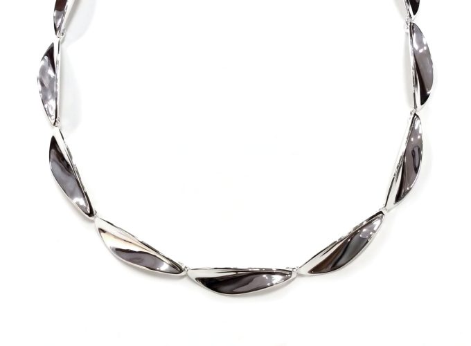 Silver Petal Link Necklace