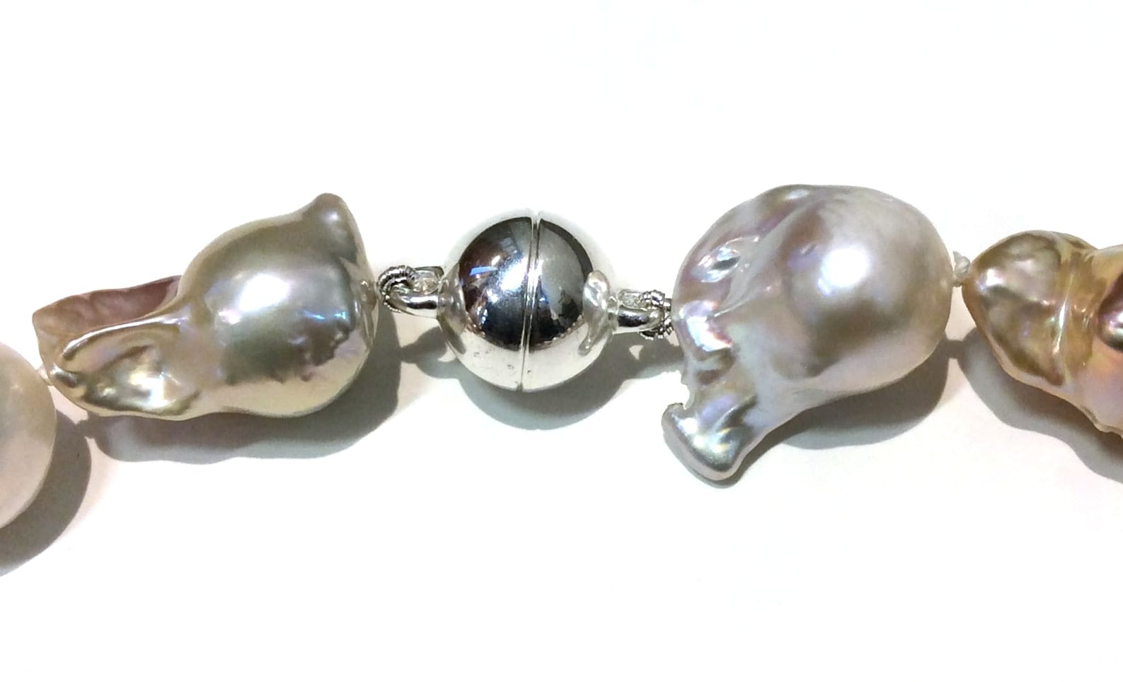 Multi Hue 20 - 30 mm Pearl Necklace