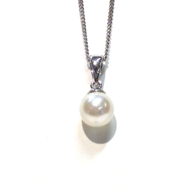Classic Pearl Drop Necklace