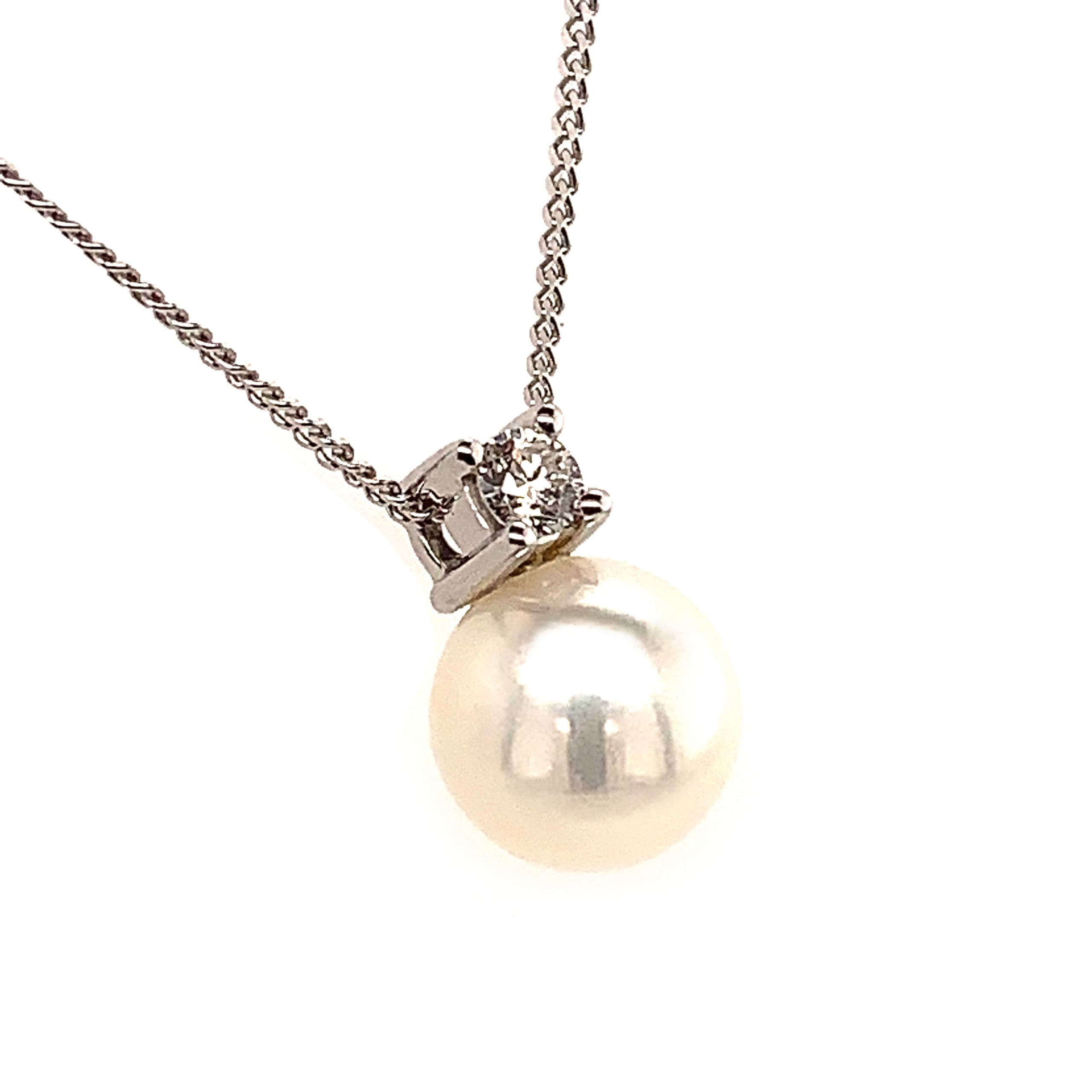Akoya Pearl & Diamond Pendant