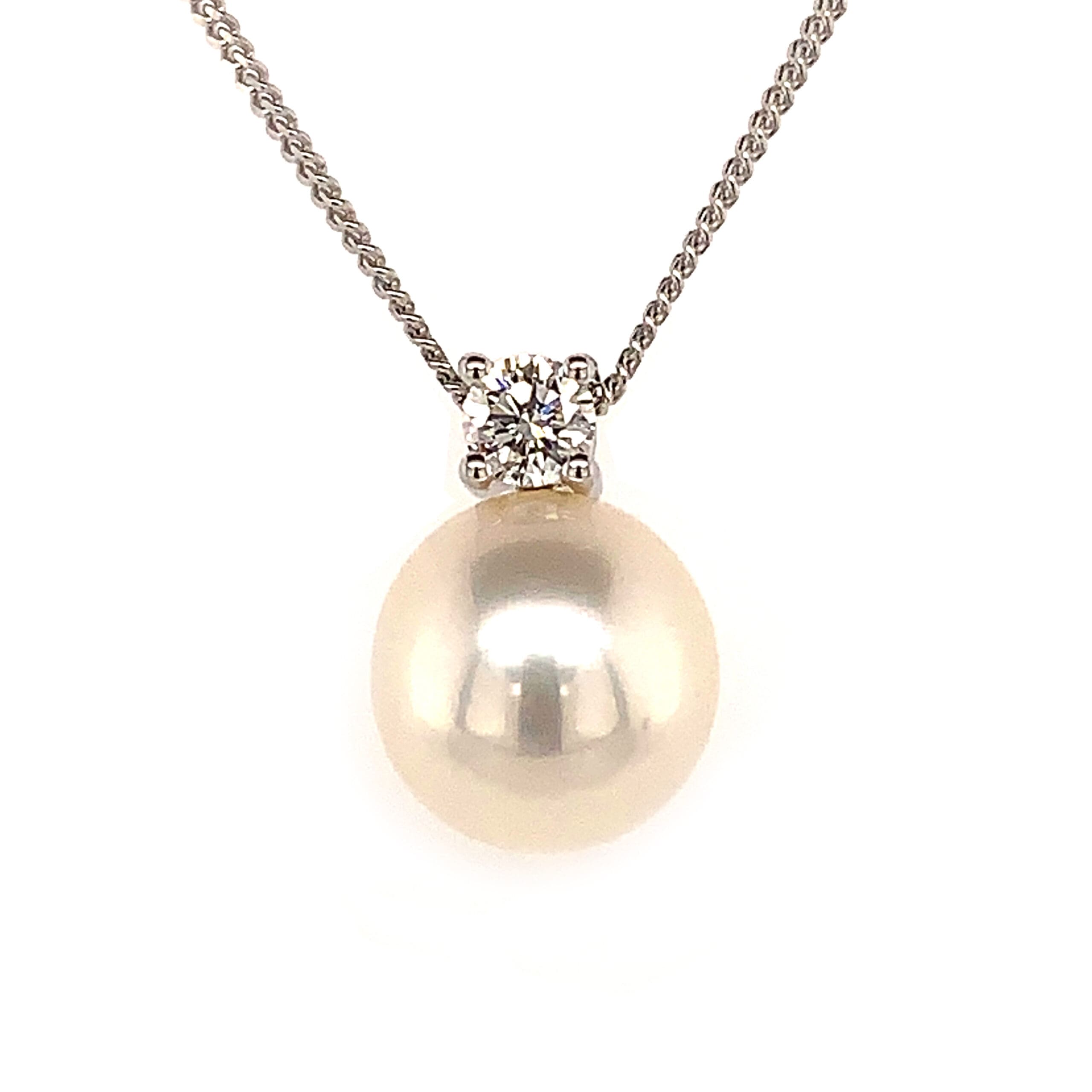 Akoya Pearl & Diamond Pendant