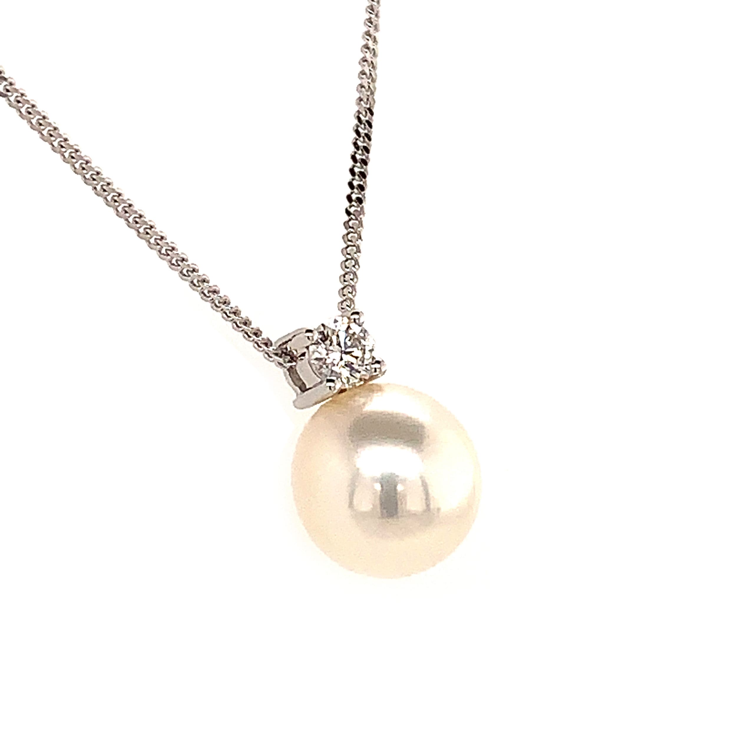 Akoya Pearl & Diamond Pendant