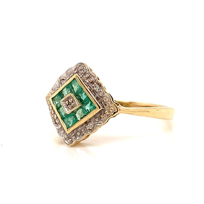 Emerald Square Top Ring