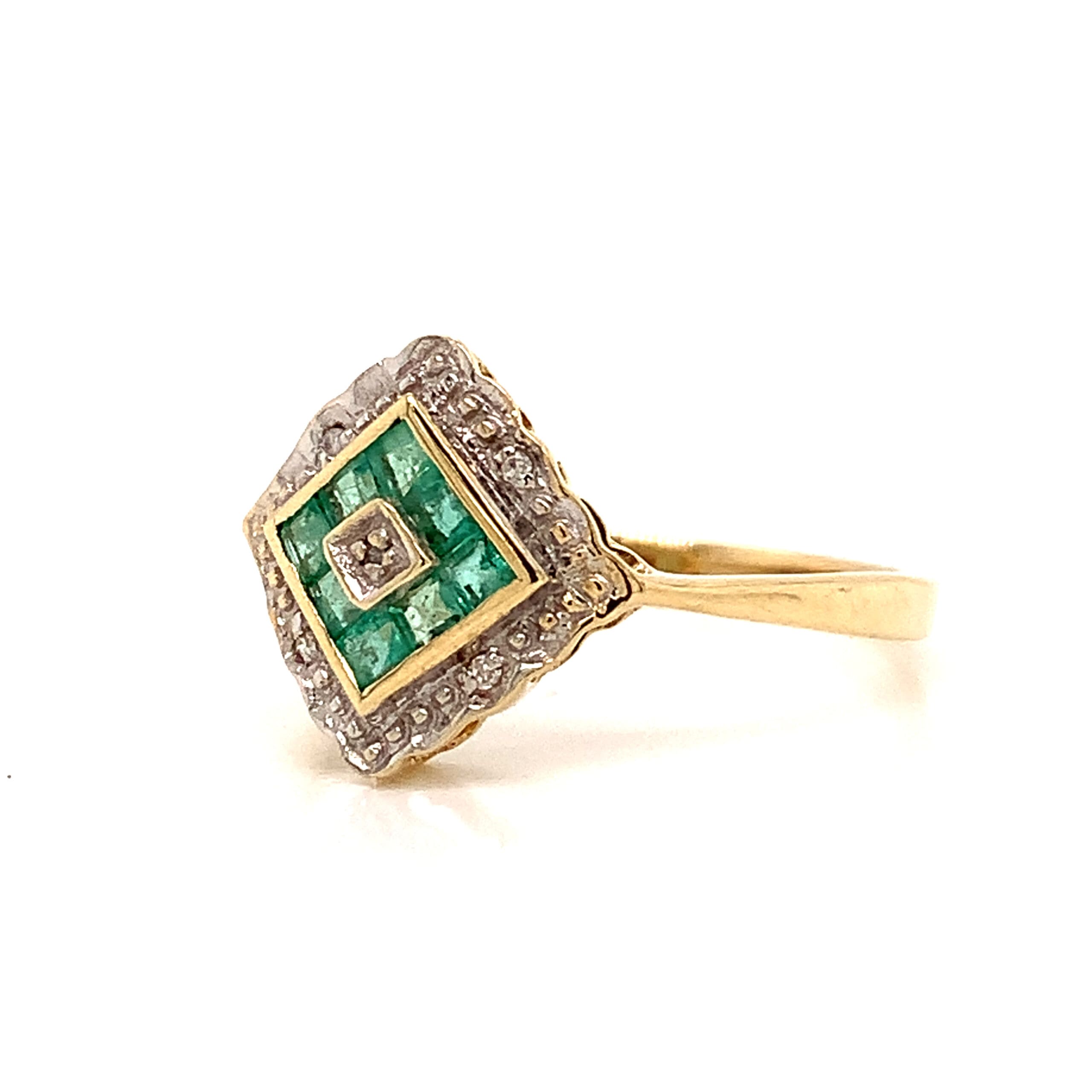 Emerald Square Top Ring