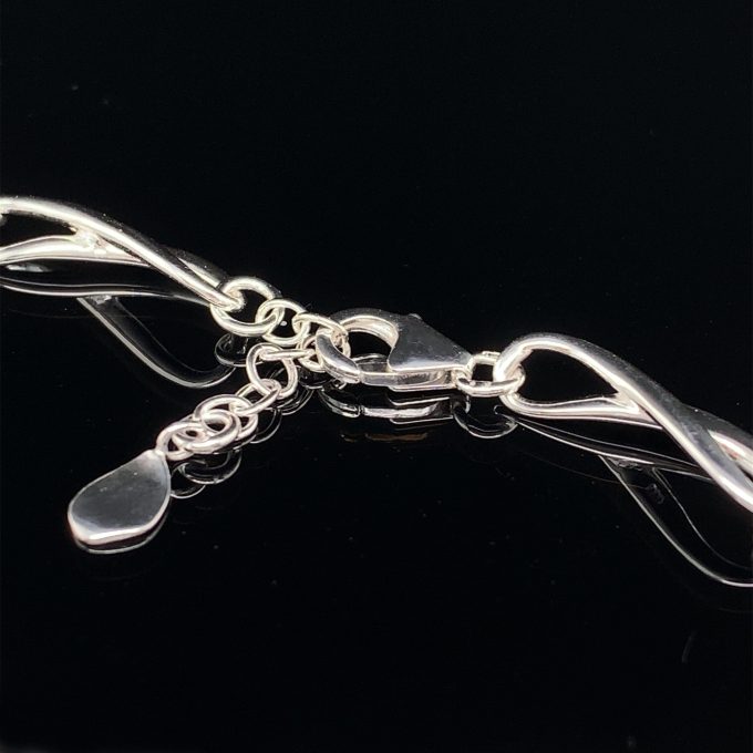 Silver Figure of Eight Link Bracelet