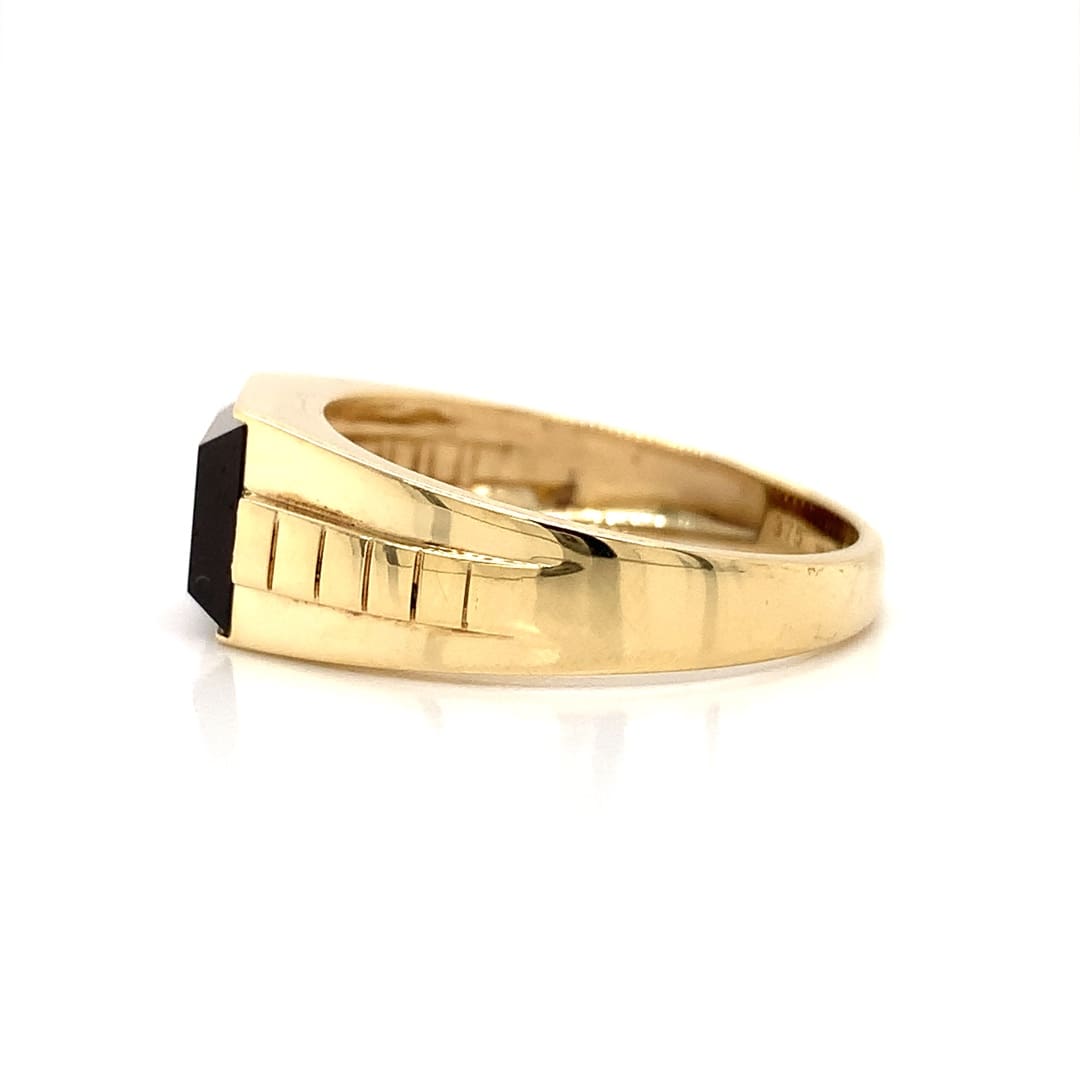 Gents Garnet Signet Ring