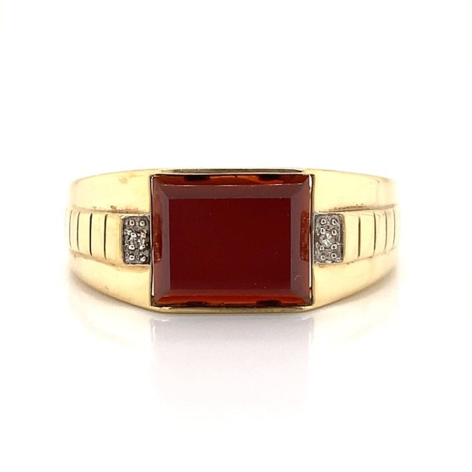 Gents Garnet Signet Ring