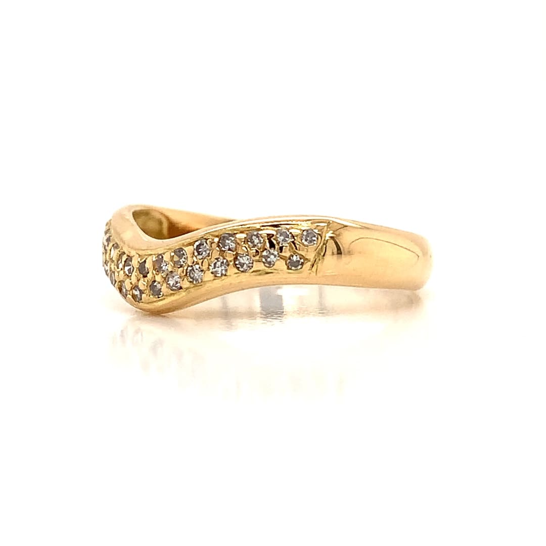 18ct Yellow Gold Diamond pave Shaped Band