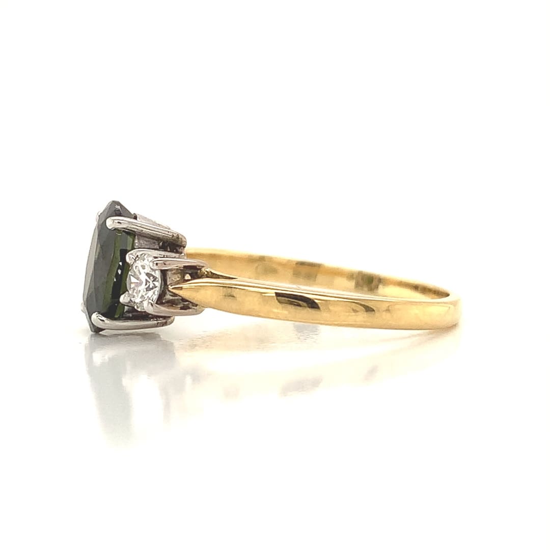 18ct Gold Diopside and Diamond Trilogy Ring