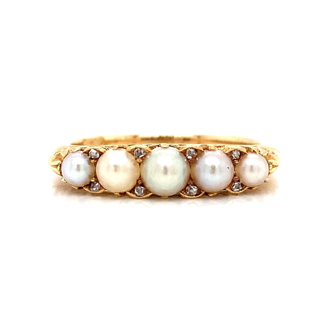 Vintage 18ct Pearl & Diamond Carve Ring