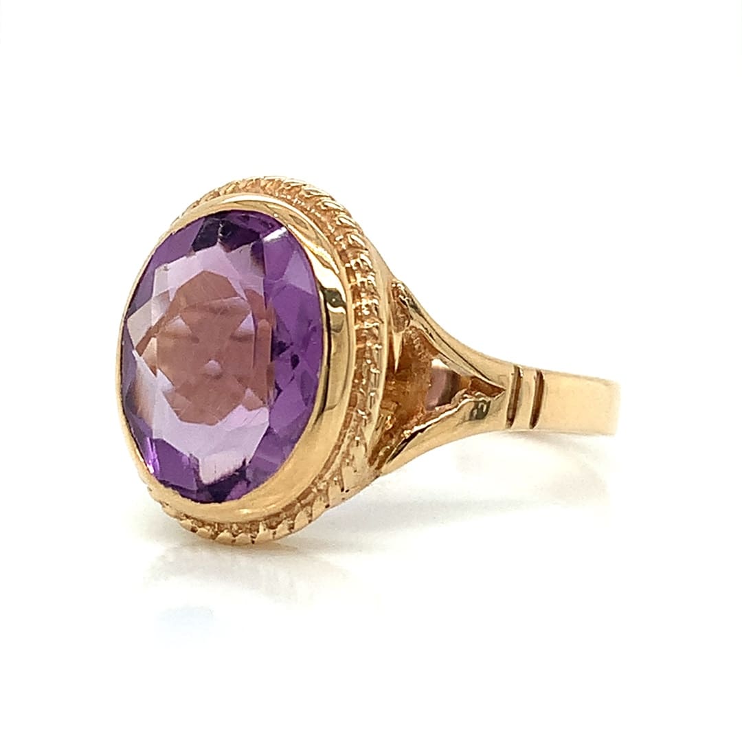 Traditional Wire Frame Amethyst Gold Ring