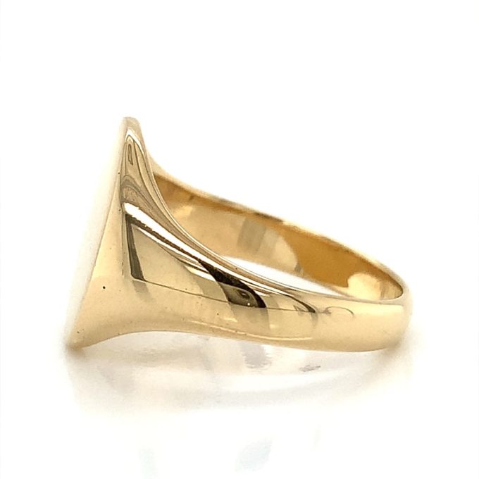 18 Carat Gold Oval Top Signet Ring