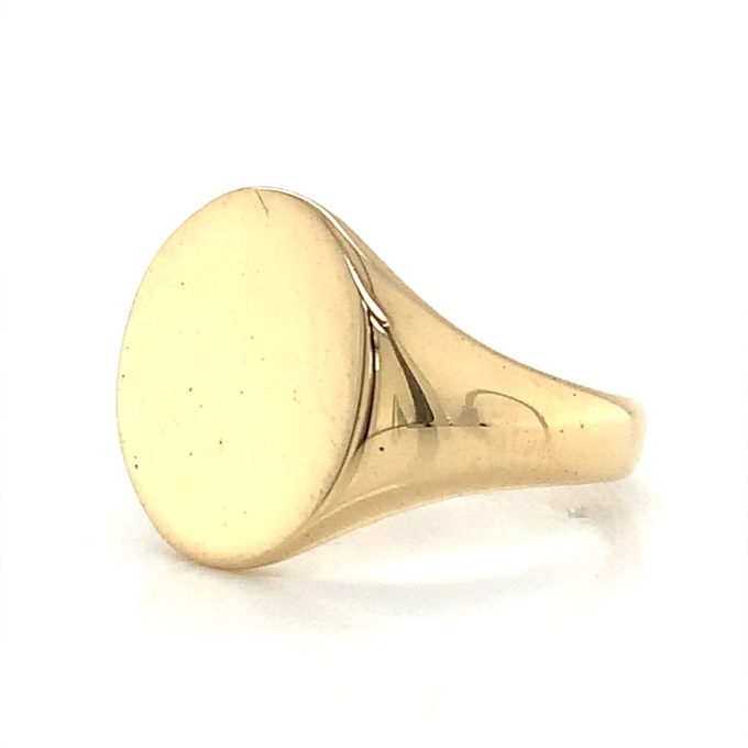 18 Carat Gold Oval Top Signet Ring