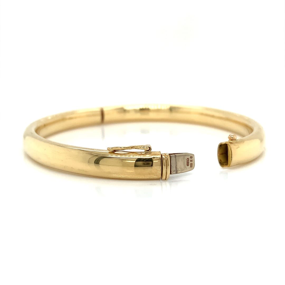 18 Carat Yellow Gold Hinged Bangle
