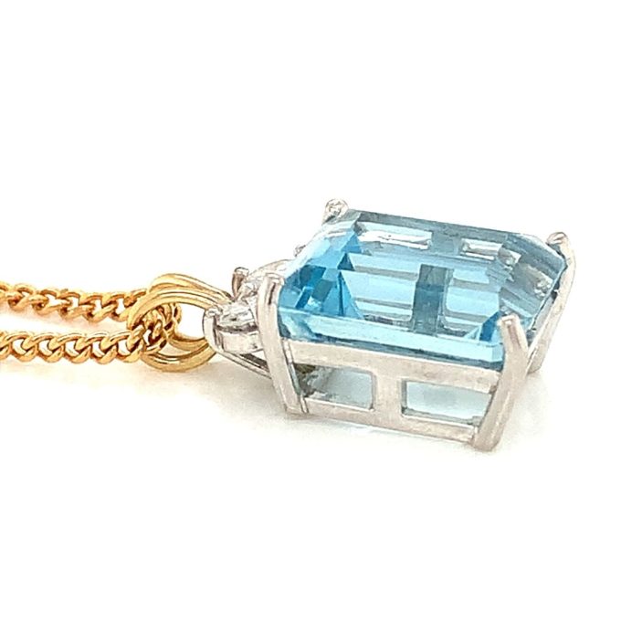 Aquamarine and Diamond Necklace