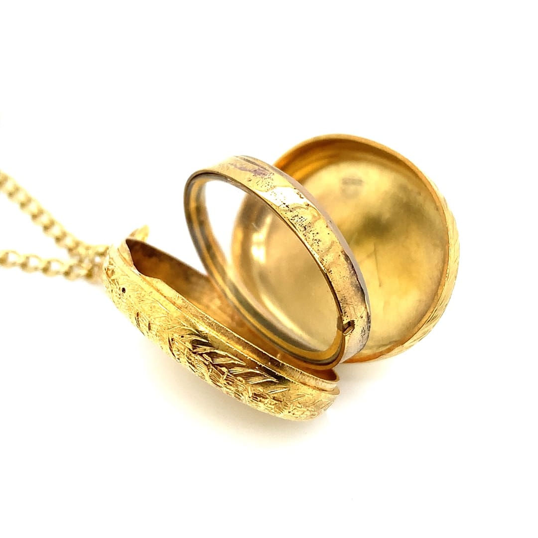 Antique 18ct Gold Engraved Locket