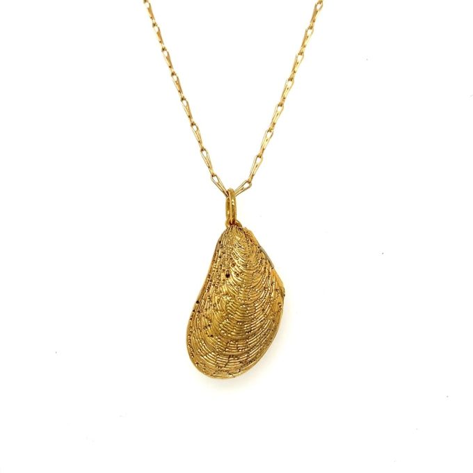 Antique Gold Mussel Locket Necklace