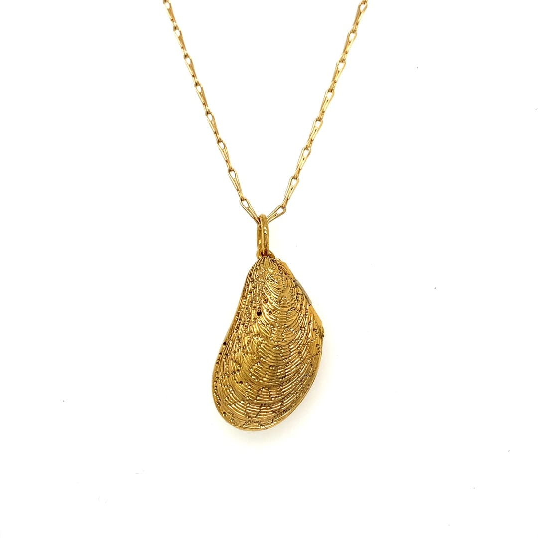 Antique Gold Mussel Locket Necklace