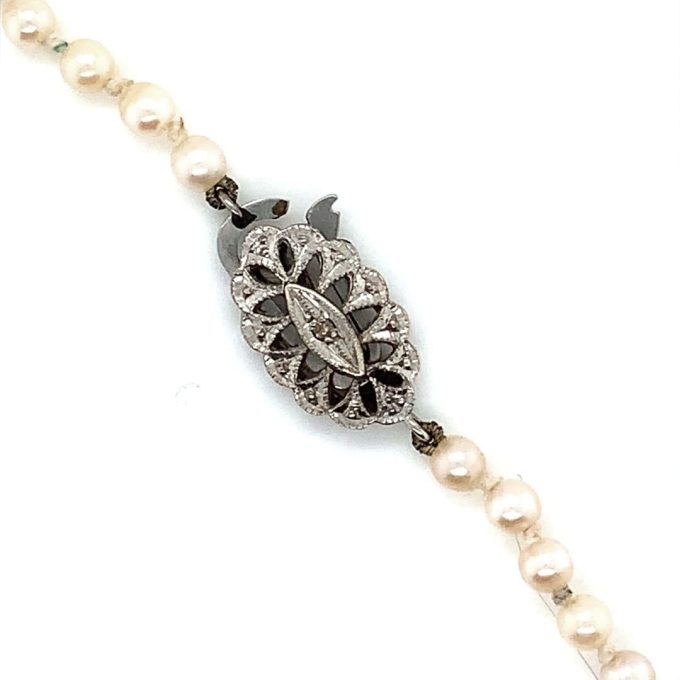 Vintage 16 Inch Graduated Pearl Necklace