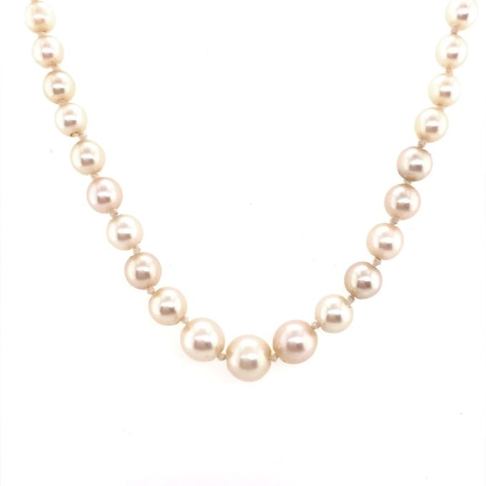 Vintage 18 Inch Graduated Pearl Necklace