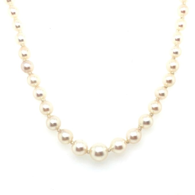 18 Inch Graduated Pearl Gold Clasp Necklace