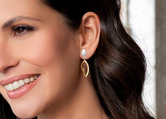 Bastian Curvy Multi Tone Drop Earrings