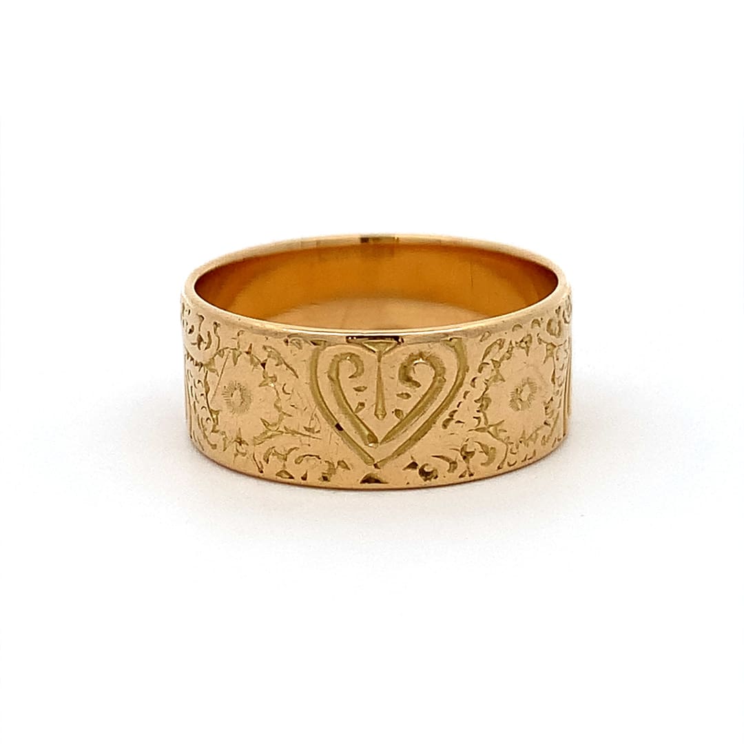 18ct Gold Hearts & Flowers Engraved Band