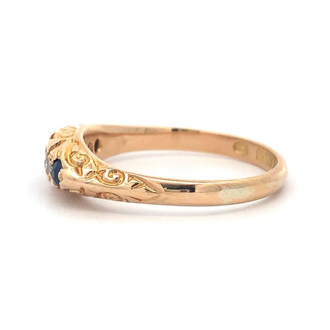 Antique Sapphire and Diamond Carve Style Ring