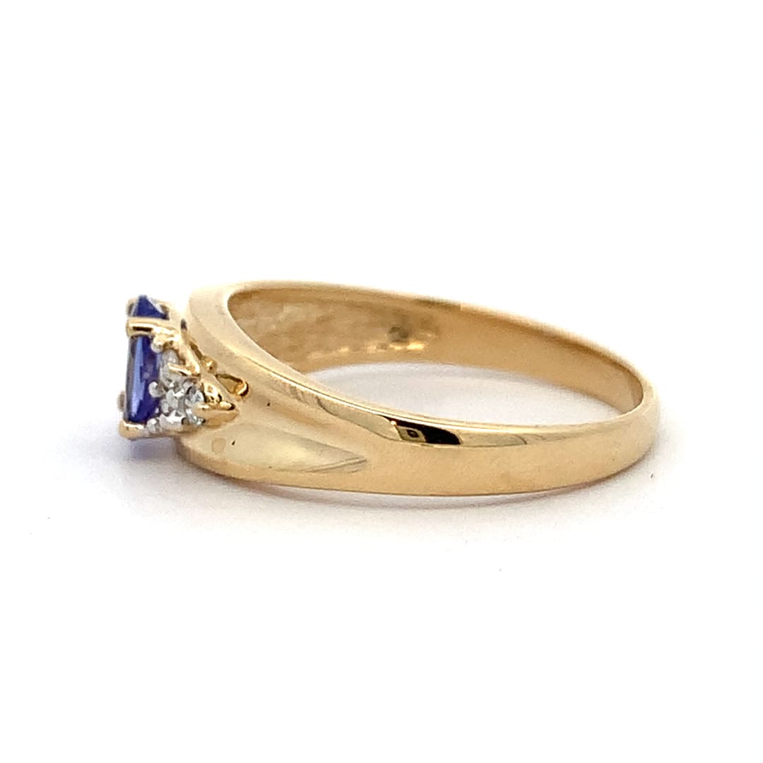 14ct Gold Tanzanite and Diamond Cluster Ring