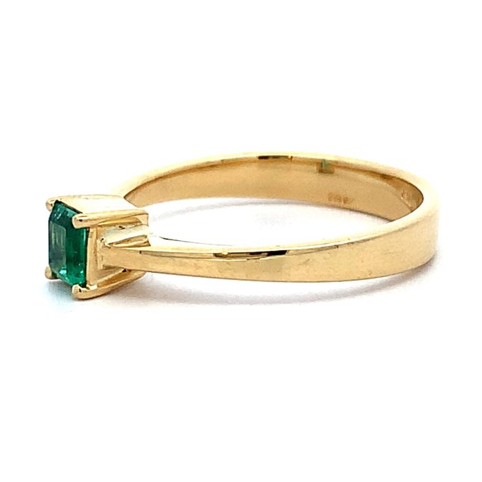 18ct Gold Emerald Solitaire Ring