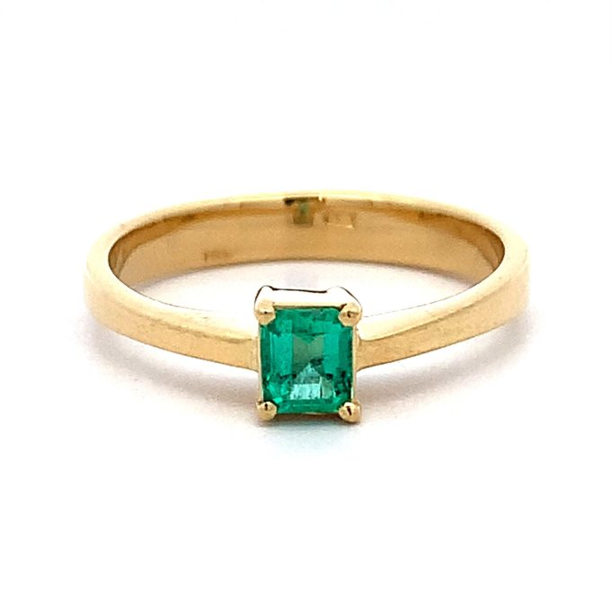 18ct Gold Emerald Solitaire Ring