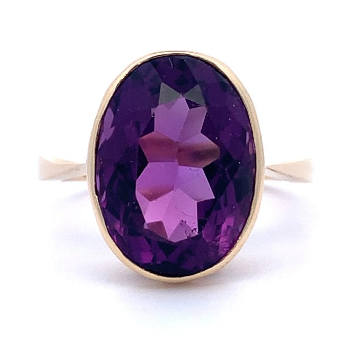 Vintage Oval Cut Amethyst Ring