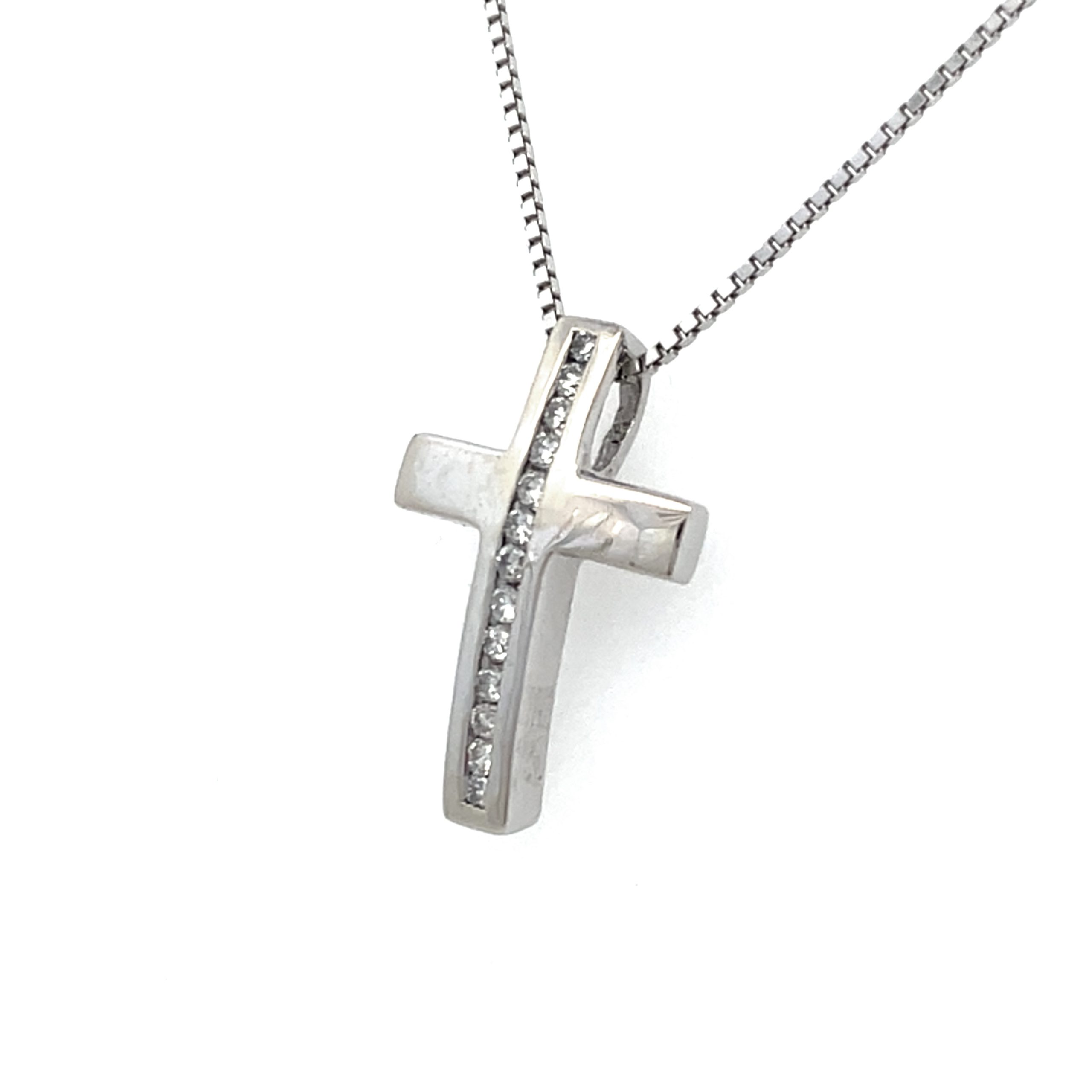 18ct White Gold Diamond Cross Pendant Necklace